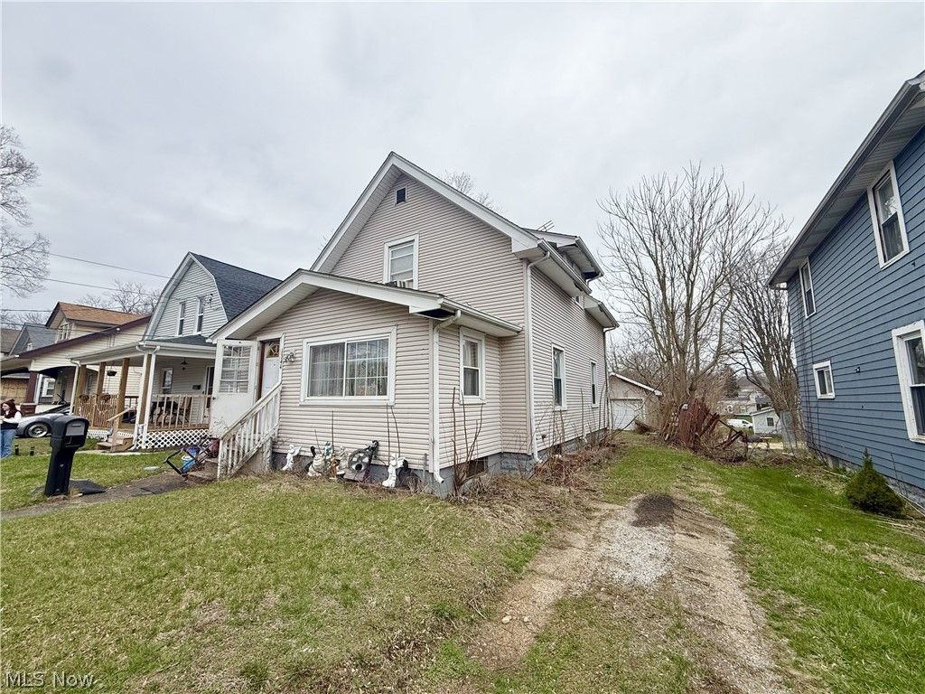 Photo of 1344 Glenwood Avenue SE, Massillon, OH 44646 (MLS # 5196881)