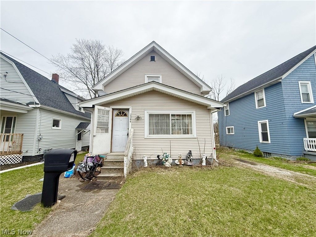 Photo of 1344 Glenwood Avenue SE, Massillon, OH 44646 (MLS # 5196881)