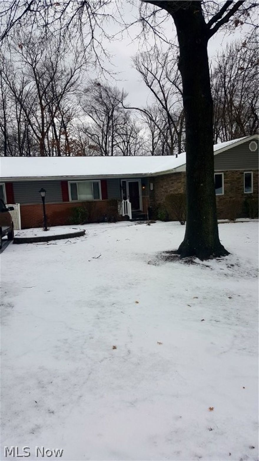 Very nice duplex.  This home offers updated kitchen complete with stove, refrigerator and dishwasher, large living room .  Spacious bedrooms with walk in closets.  2 bedrooms on main floor, 1 large bedroom in lower level.  You will enjoy the large family room in the lower level with fireplace.  This duplex also has a sun room and attached garage.  Small pet ok with pet deposit.  All applicants must do credit and background application with ReMax Edge Realty.