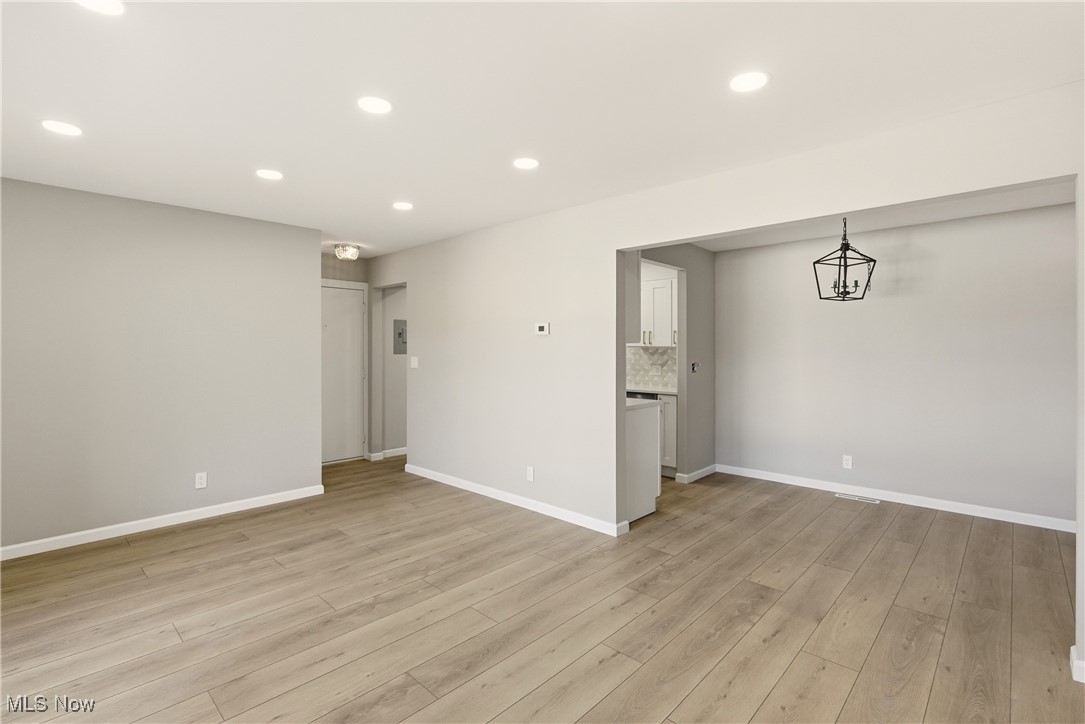 Georgetown/Lyndhurstcondo - Residential