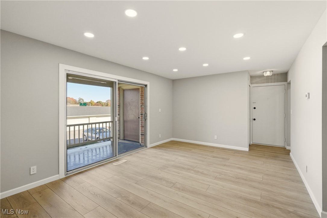 Georgetown/Lyndhurstcondo - Residential