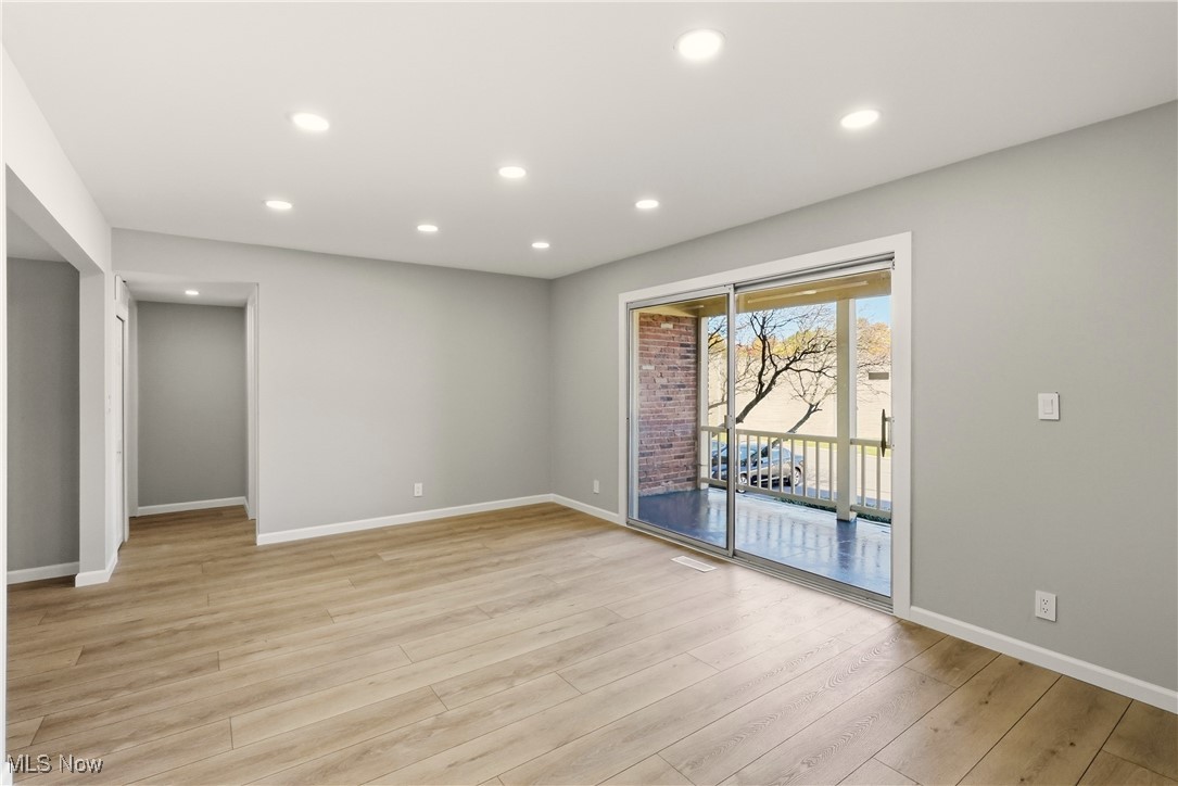 Georgetown/Lyndhurstcondo - Residential