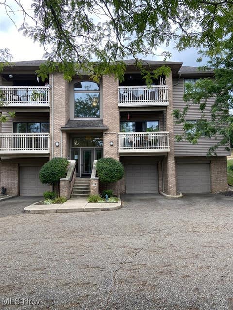 Photo for 3800 Rosemont Boulevard 111B