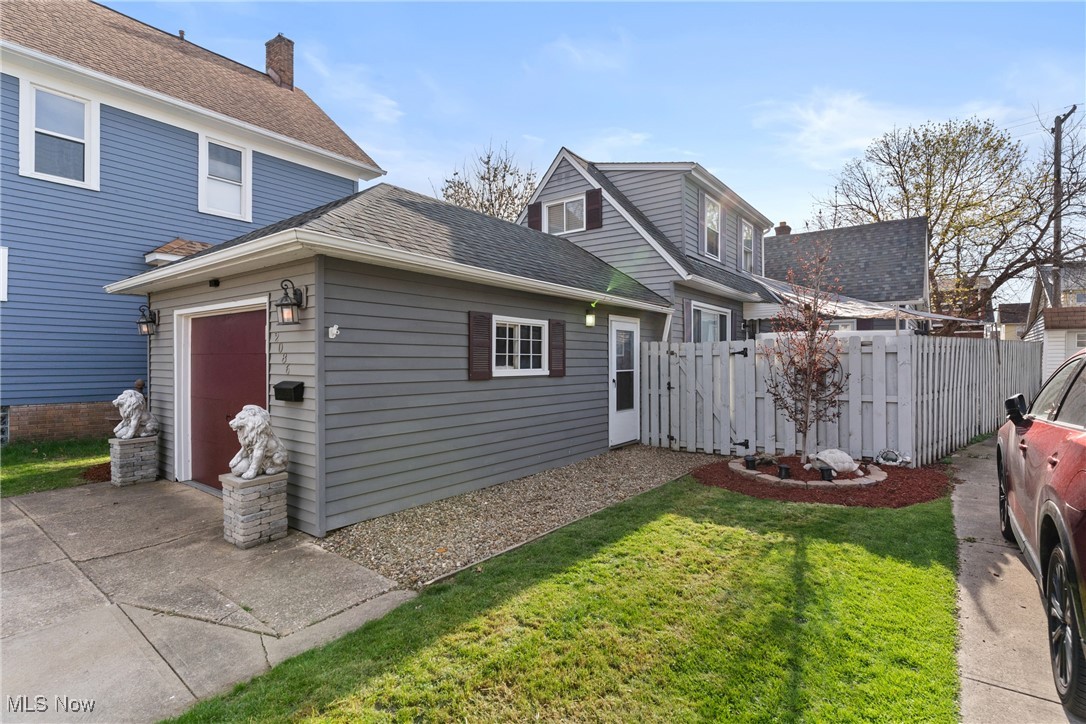 2086 Clarence Avenue, Lakewood, Ohio image 1