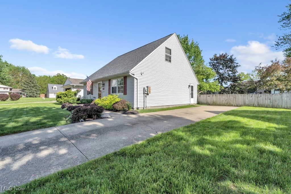 461 Xavier Street, Elyria, Ohio image 8