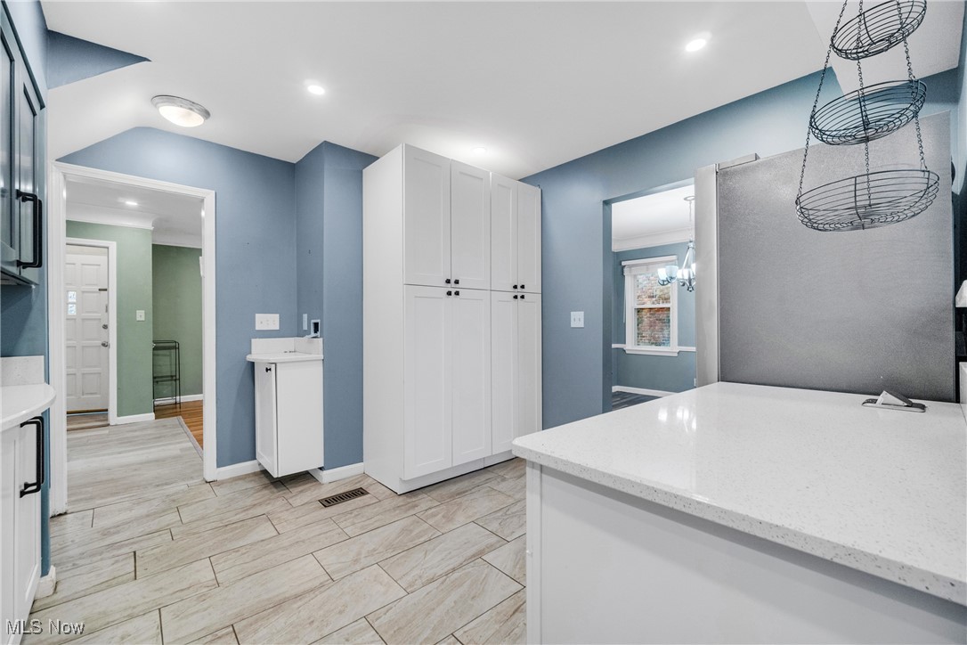 University Heights, Ohio 44118, United States, 3 Bedrooms Bedrooms, ,2 BathroomsBathrooms,Residential,Contingent,30389