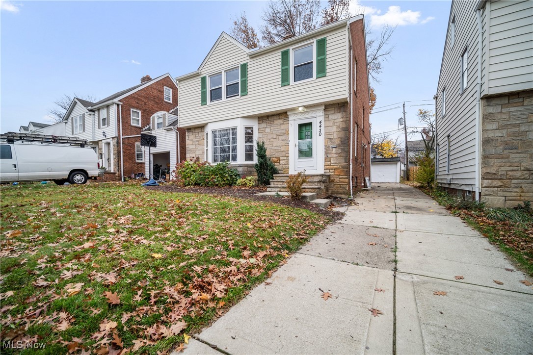 University Heights, Ohio 44118, United States, 3 Bedrooms Bedrooms, ,2 BathroomsBathrooms,Residential,Contingent,30389