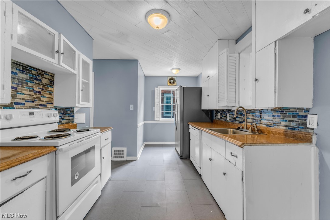 Van Sweringen Co 21 - Residential Lease