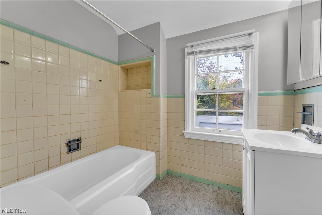 Van Sweringen Co 21 - Residential Lease