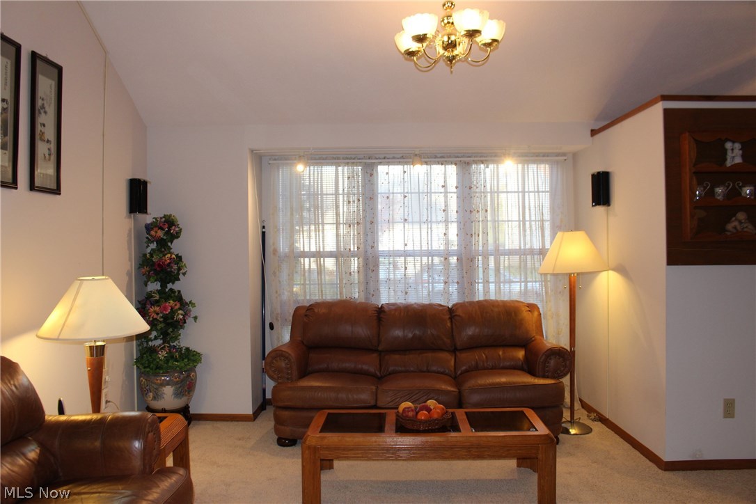 Ravine Blvd - Residential