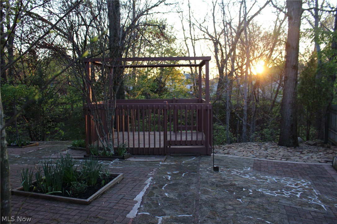 Ravine Blvd - Residential