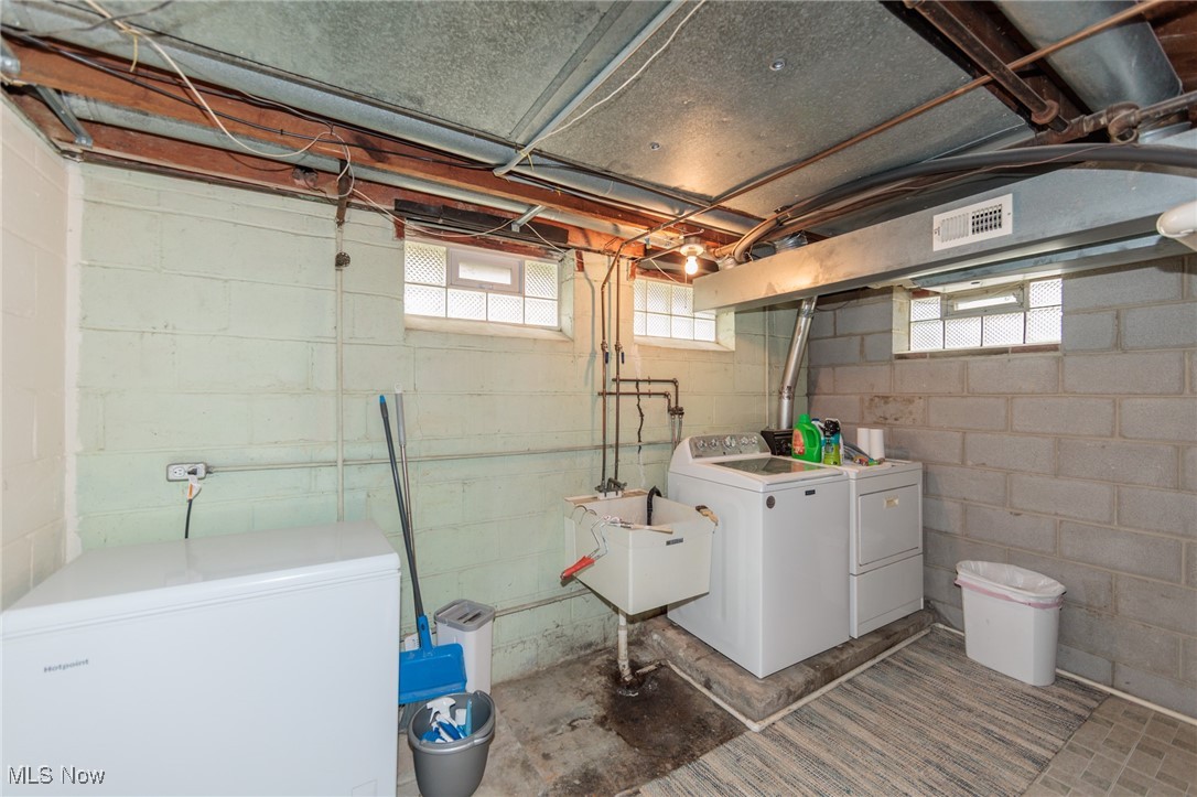 6260 Westminster Drive, Parma, Ohio image 34