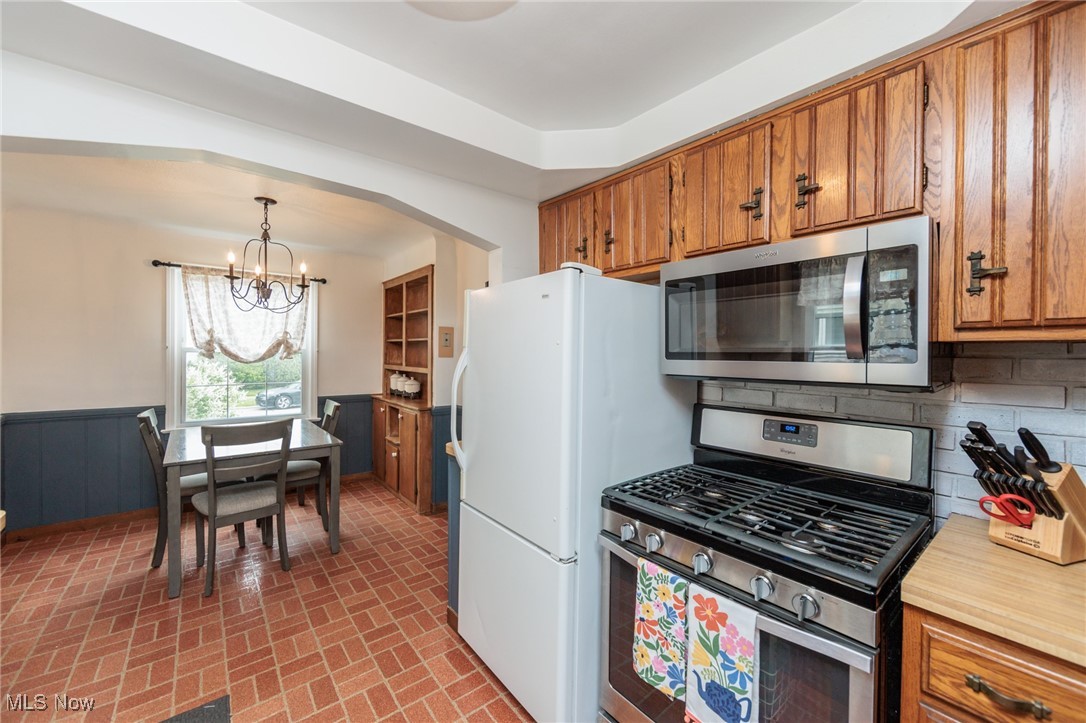 6260 Westminster Drive, Parma, Ohio image 17