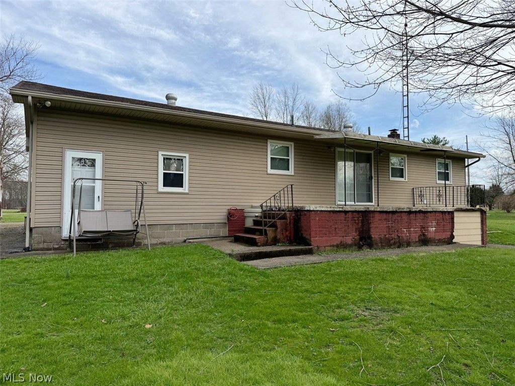 Photo of 11455 Walnut Avenue NE, Alliance, OH 44601 (MLS # 5203216)