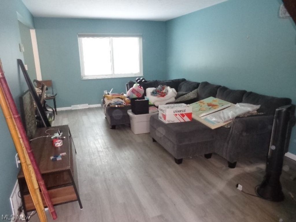 Photo of 9552 Fernwood Drive, Olmsted Falls, OH 44138 (MLS # 5186544)