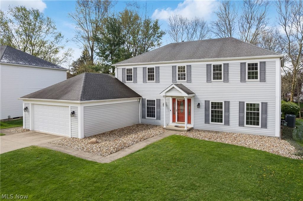 Photo of 18256 Heritage Trail, Strongsville, OH 44136 (MLS # 5202967)