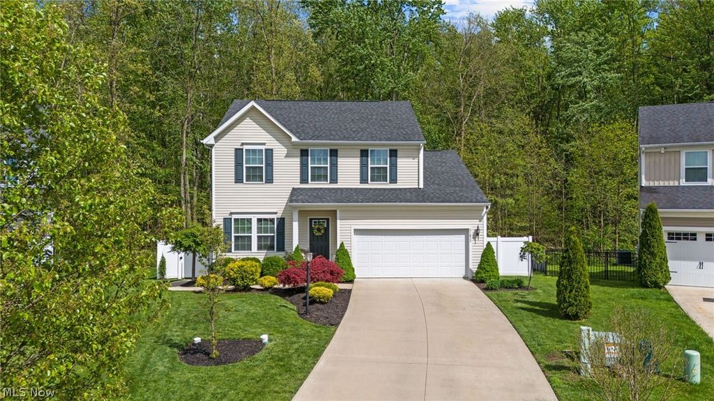 Photo of 31832 Rustic Ridge, North Ridgeville, OH 44039 (MLS # 5183555)