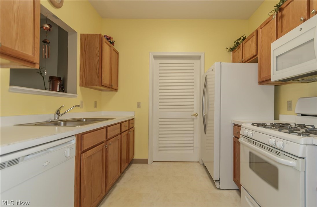 Hickory Rdg Condo 02 Ph 10 - Residential