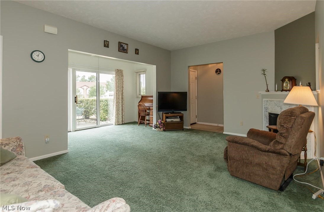 Hickory Rdg Condo 02 Ph 10 - Residential