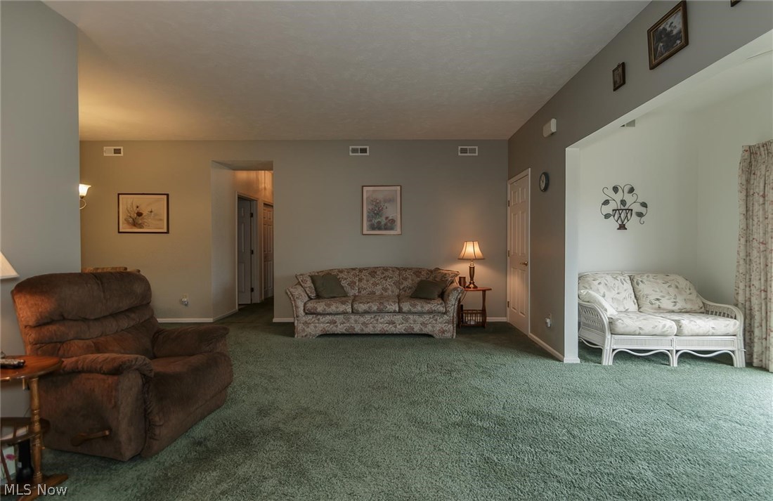 Hickory Rdg Condo 02 Ph 10 - Residential