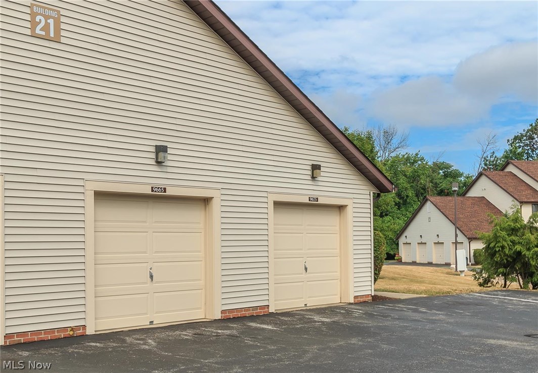 Hickory Rdg Condo 02 Ph 10 - Residential