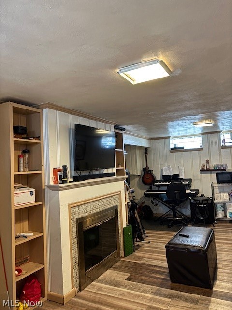 Main image without alt text