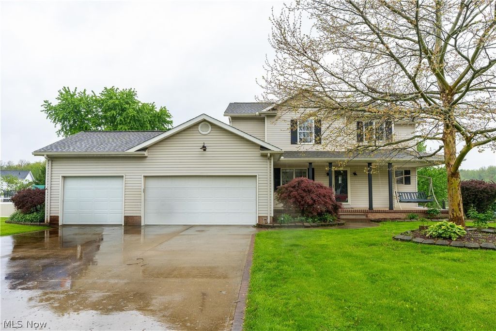 Photo of 12219 Chestnut Street NW, Canal Fulton, OH 44614 (MLS # 5207249)