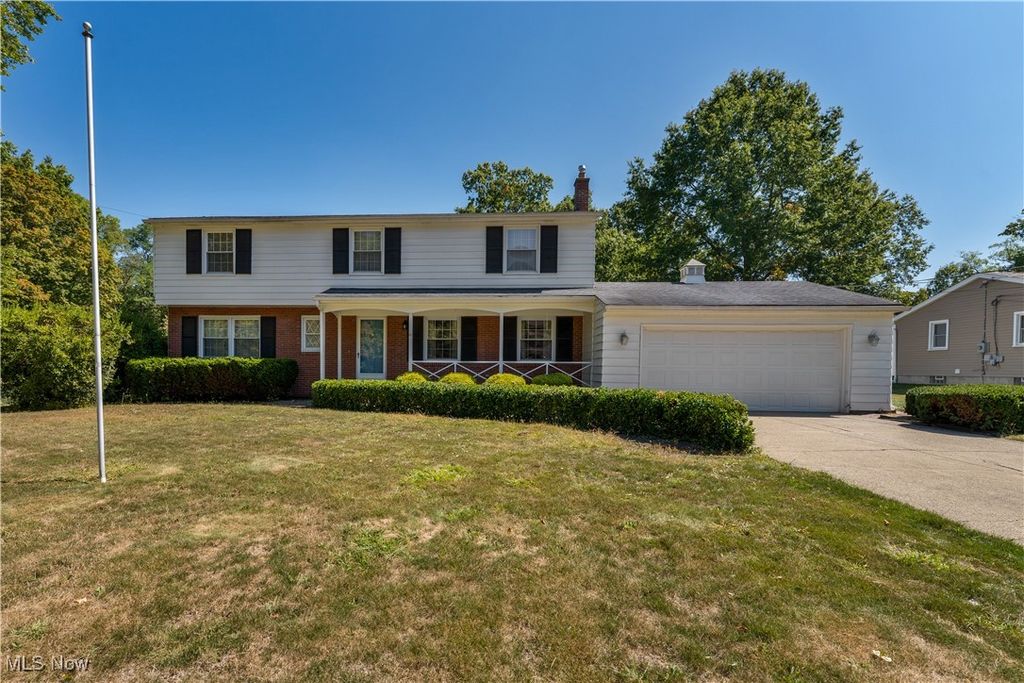 Photo of 4185 Adeer Drive, Canfield, OH 44406 (MLS # 5181643)