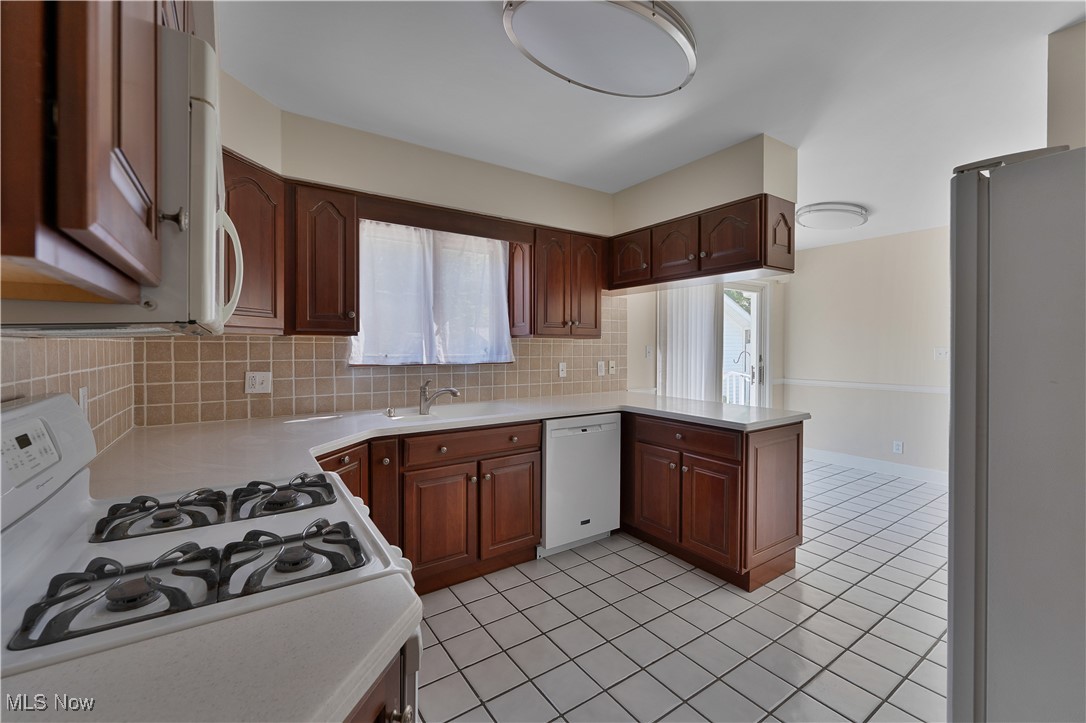 4185 Adeer Drive