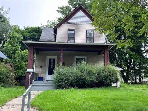 Homes For Sale - 829 Yale Street<br/> Akron, OH 44311