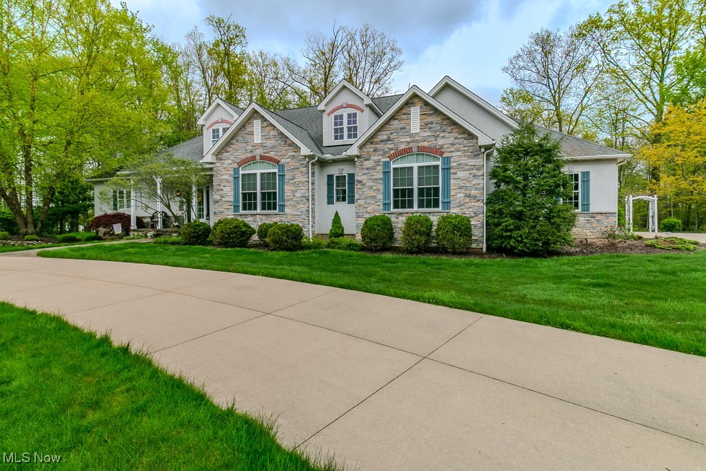 10163 Courtney Lane, Kirtland, Ohio image 2