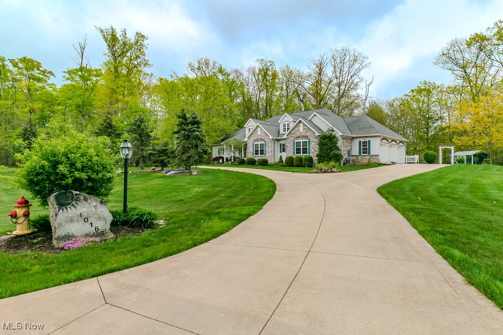 10163 Courtney Lane, Kirtland, Ohio image 4