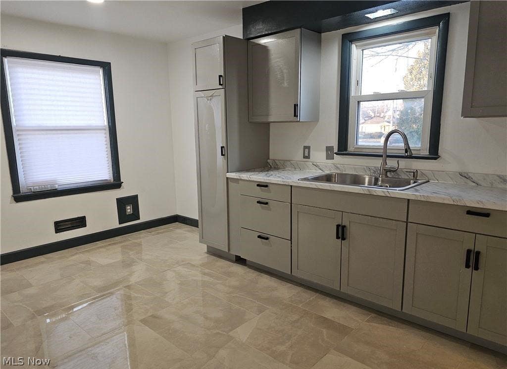 Photo of 4063 E 148th Street, Cleveland, OH 44128 (MLS # 5222369)