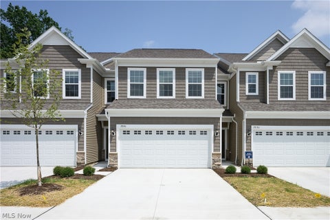 Townhouse For Sale - 28190 Zinfandel Court<br/> Westlake, OH 44145