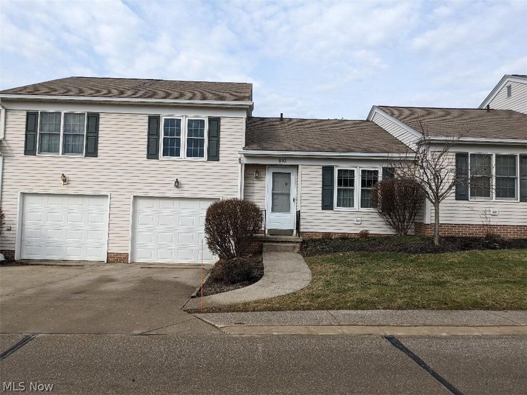 Photo of 810 Amherst Lane #810, Brunswick, OH 44212 (MLS # 5187423)