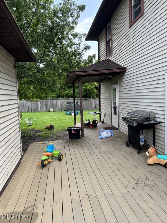 Parkersburg, West Virginia 26101, United States, 3 Bedrooms Bedrooms, ,2 BathroomsBathrooms,Residential,Pending,185348