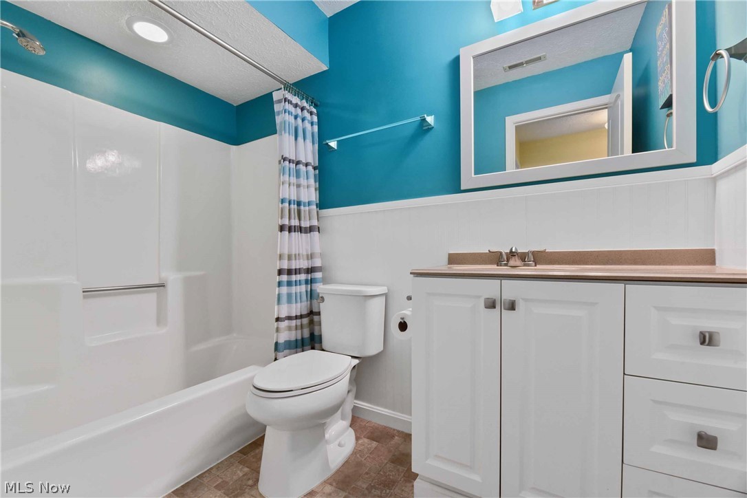 Lakes/Bay Lndg Condo - Residential