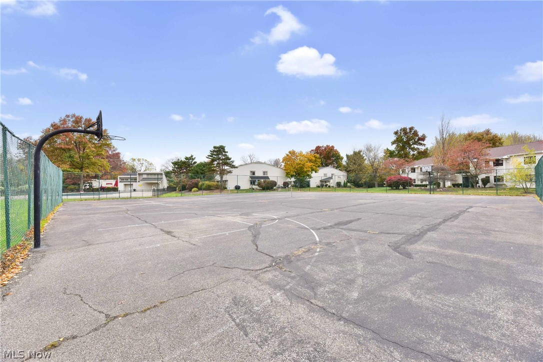 Lakes/Bay Lndg Condo - Residential