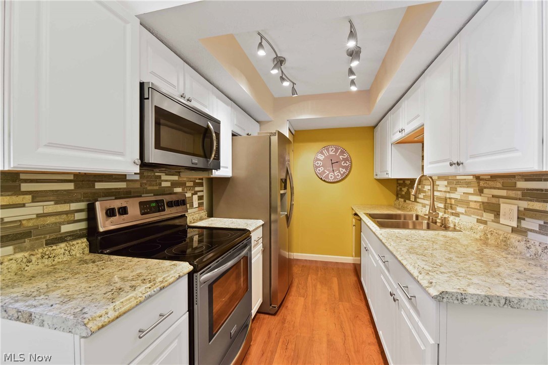 Lakes/Bay Lndg Condo - Residential