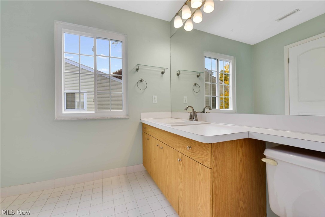 Lakes/Bay Lndg Condo - Residential