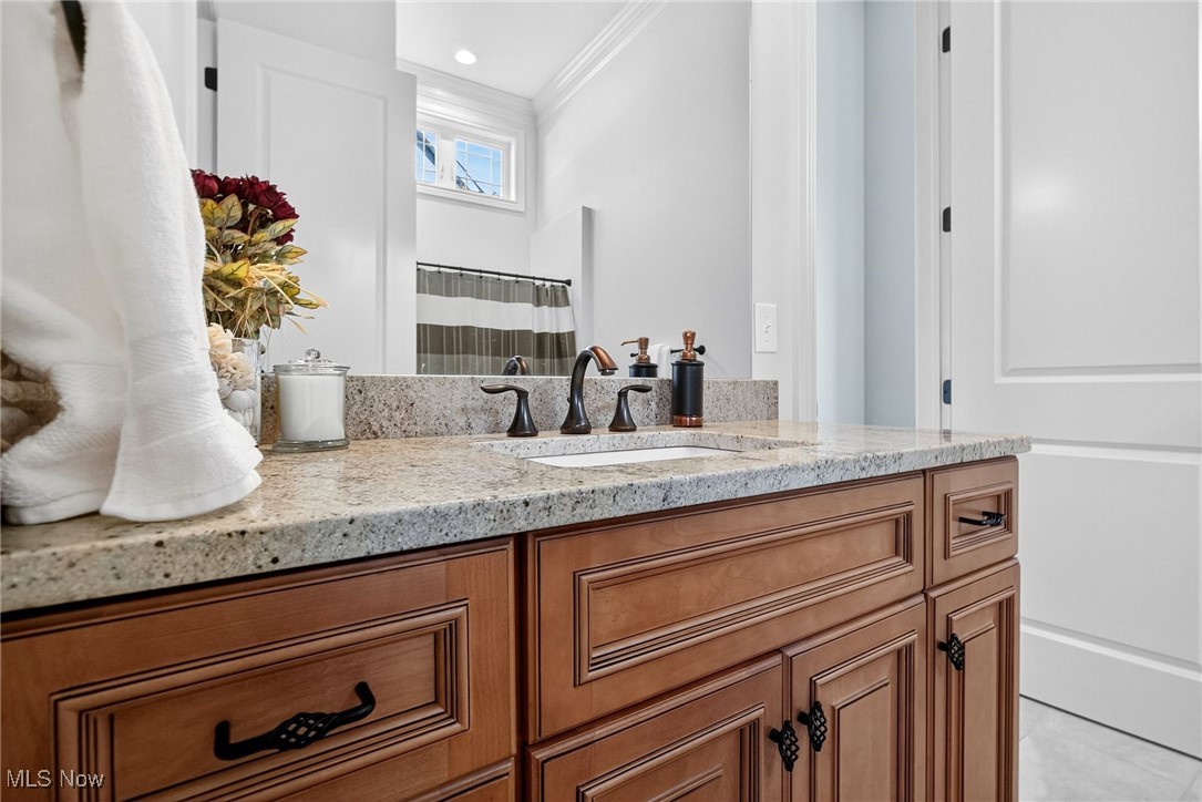 Chagrin Falls, Ohio 44023, United States, 3 Bedrooms Bedrooms, ,4 BathroomsBathrooms,Residential,Pending,214916