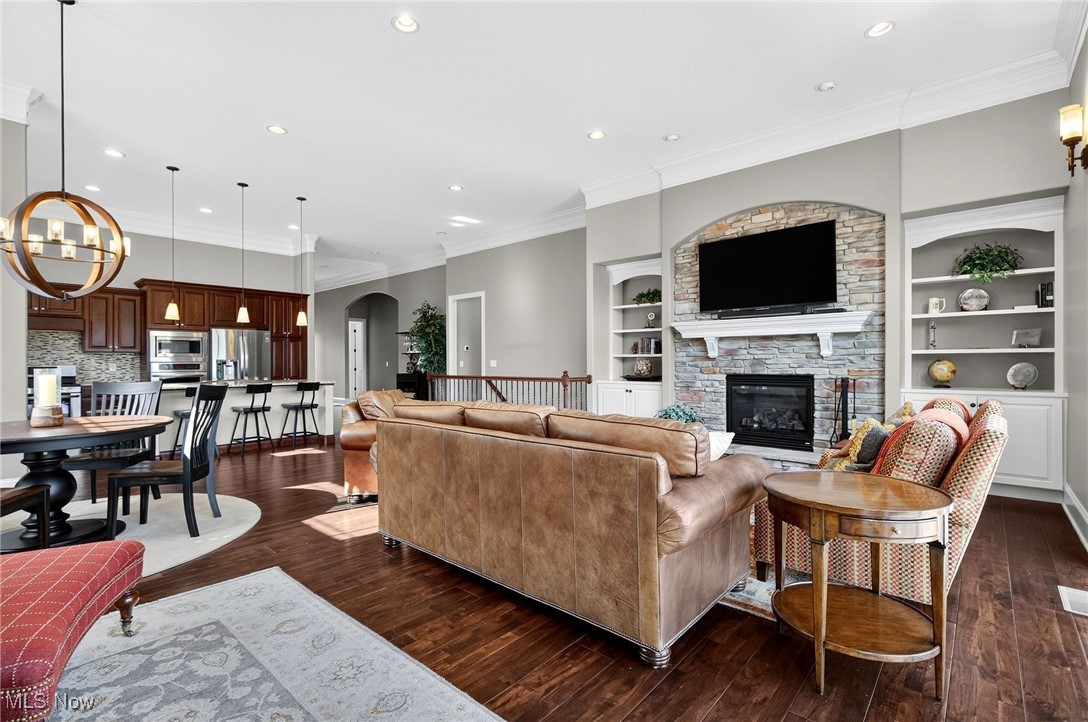 Chagrin Falls, Ohio 44023, United States, 3 Bedrooms Bedrooms, ,4 BathroomsBathrooms,Residential,Pending,214916