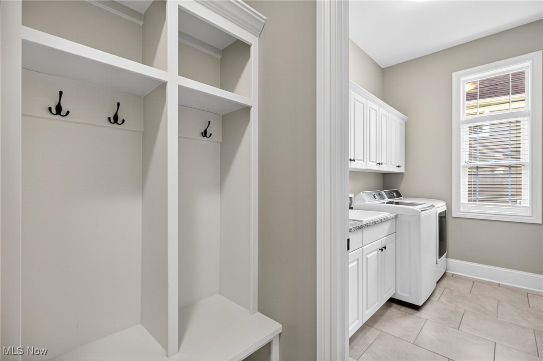 Chagrin Falls, Ohio 44023, United States, 3 Bedrooms Bedrooms, ,4 BathroomsBathrooms,Residential,Pending,214916