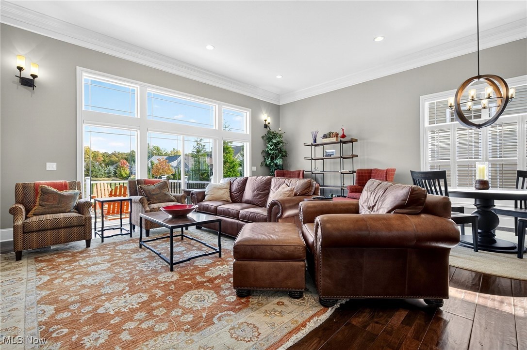 Chagrin Falls, Ohio 44023, United States, 3 Bedrooms Bedrooms, ,4 BathroomsBathrooms,Residential,Pending,214916