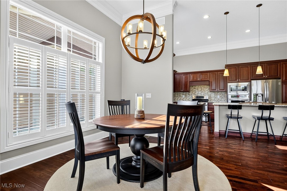 Chagrin Falls, Ohio 44023, United States, 3 Bedrooms Bedrooms, ,4 BathroomsBathrooms,Residential,Pending,214916