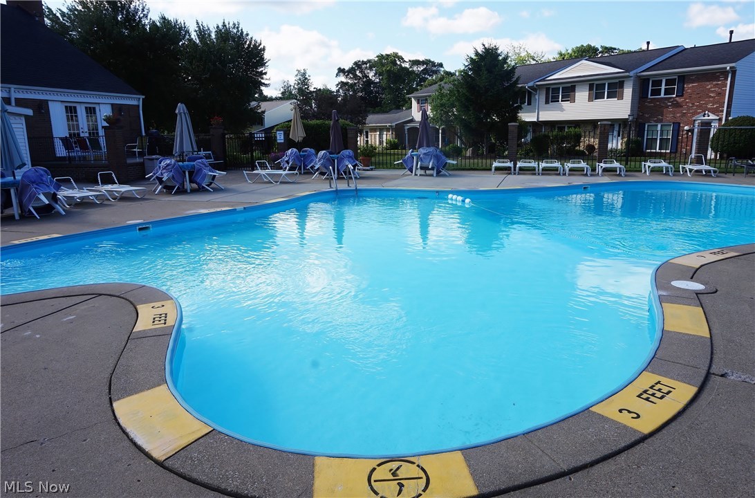 Country Club Twnhs North Condo - Residential