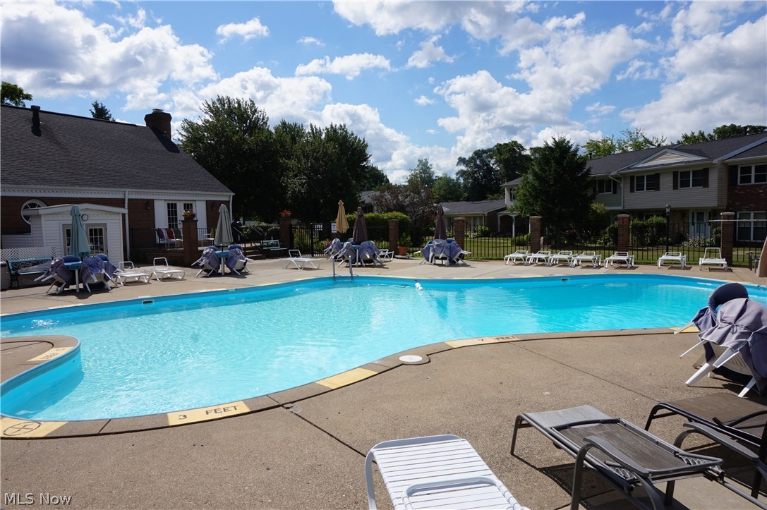 Country Club Twnhs North Condo - Residential