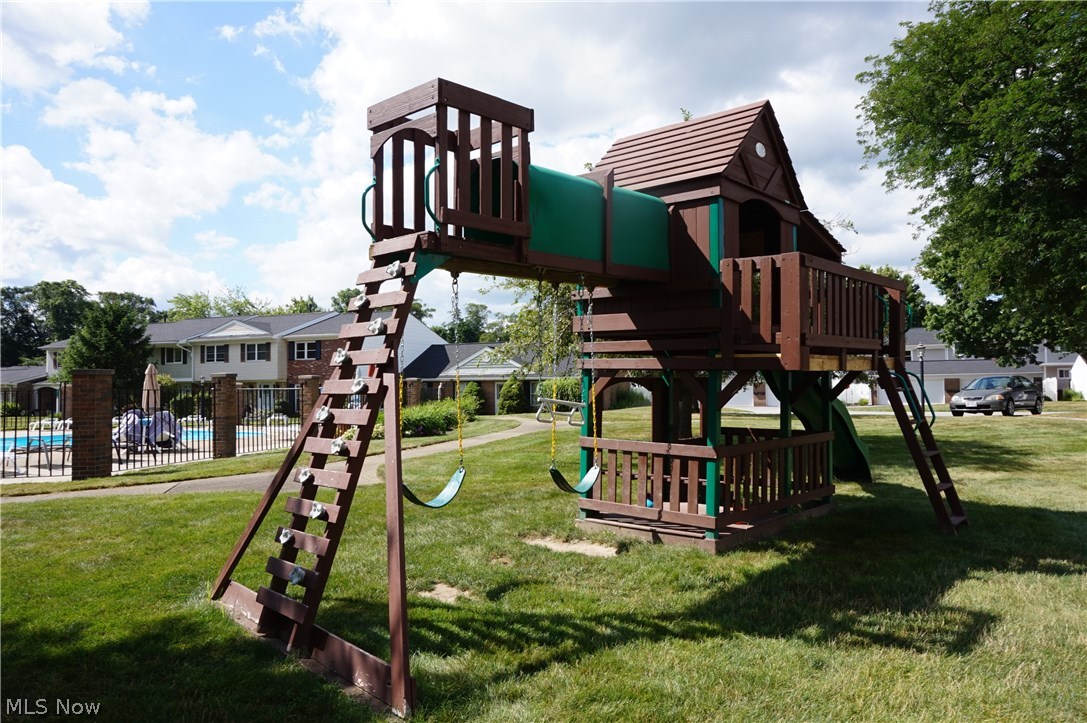 Country Club Twnhs North Condo - Residential