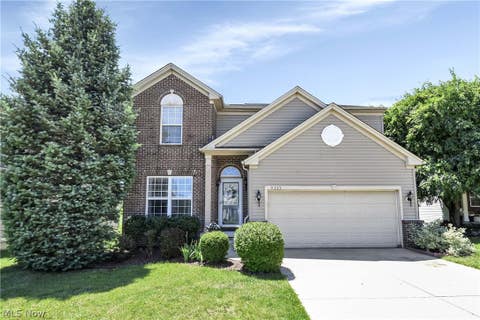 Homes For Sale - 9355 Saybrook Drive<br/> North Ridgeville, OH 44039