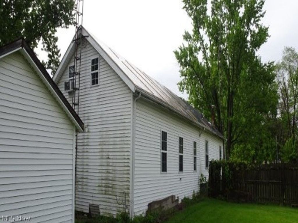 Photo of 517 Dewitt Street, Lorain, OH 44055 (MLS # 5212110)